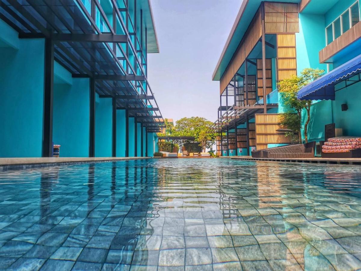 Beach Walk Boutique Resort Bang Saen Luaran gambar
