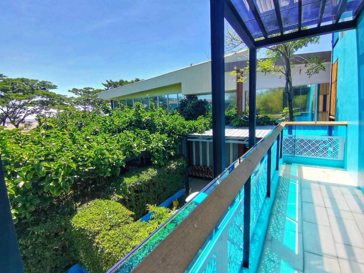 Beach Walk Boutique Resort Bang Saen Luaran gambar