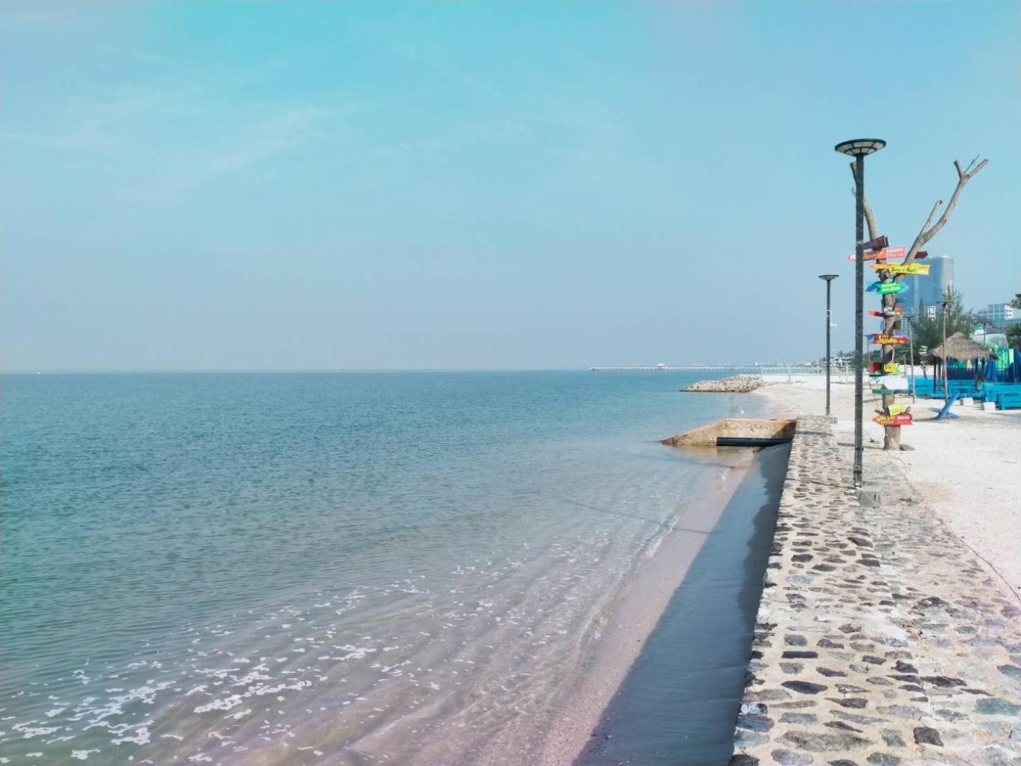 Beach Walk Boutique Resort Bang Saen Luaran gambar