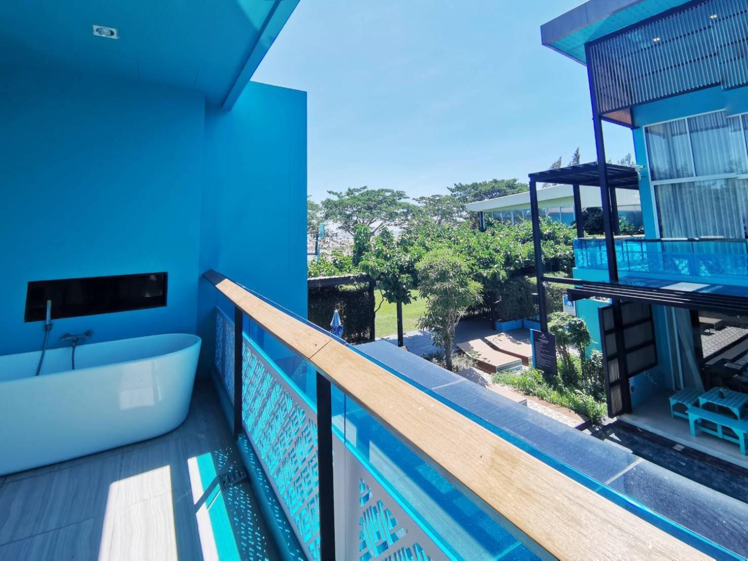 Beach Walk Boutique Resort Bang Saen Bilik gambar