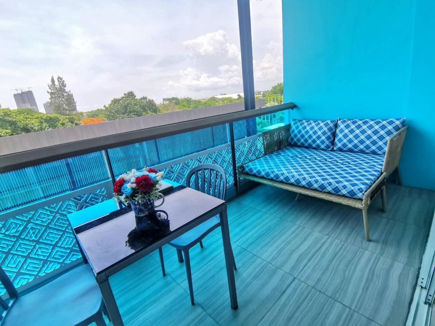Beach Walk Boutique Resort Bang Saen Bilik gambar