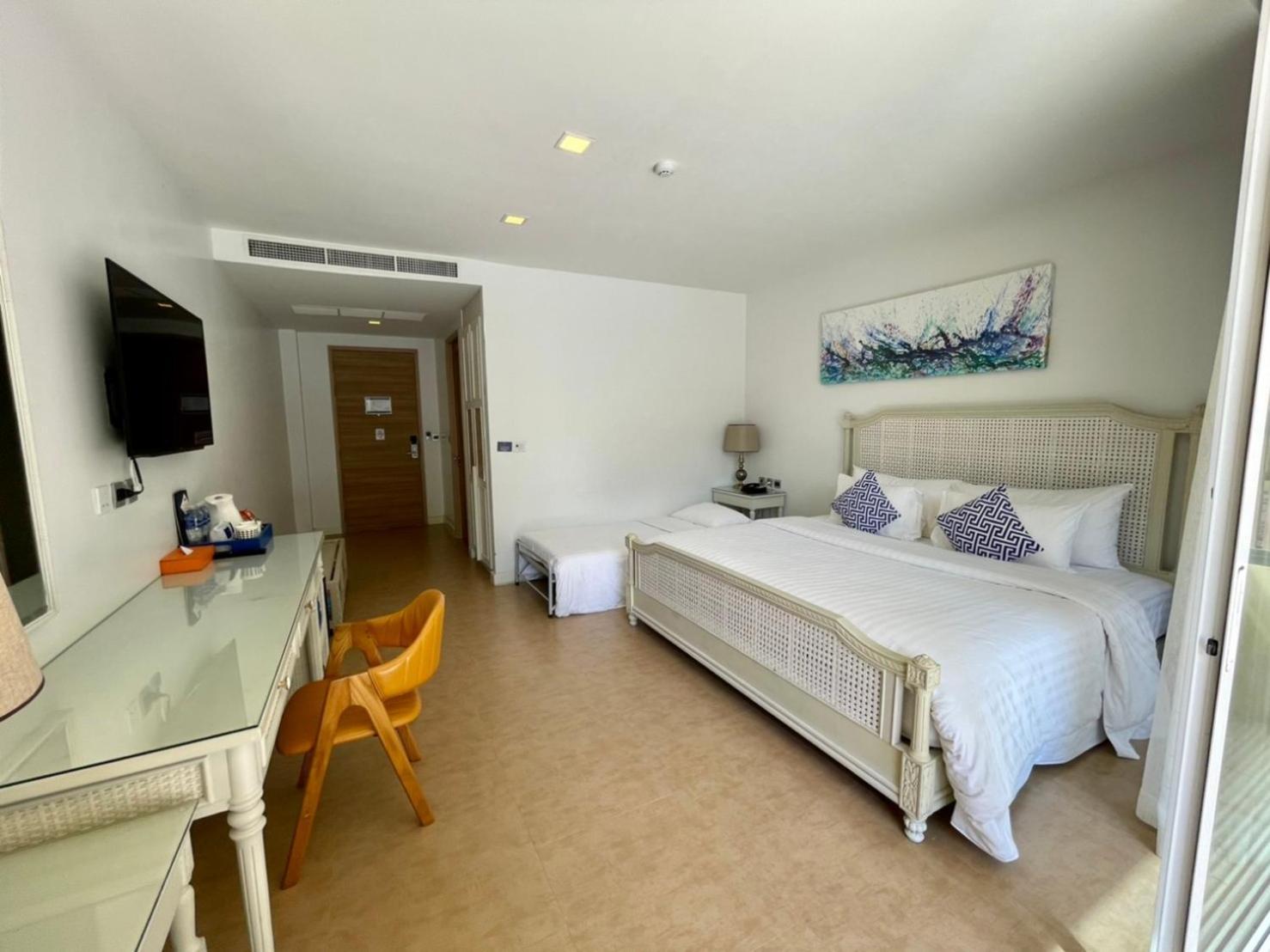 Beach Walk Boutique Resort Bang Saen Bilik gambar